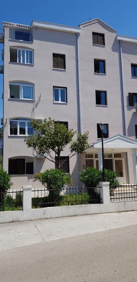 Small Oasis Apartment Tivat Kültér fotó