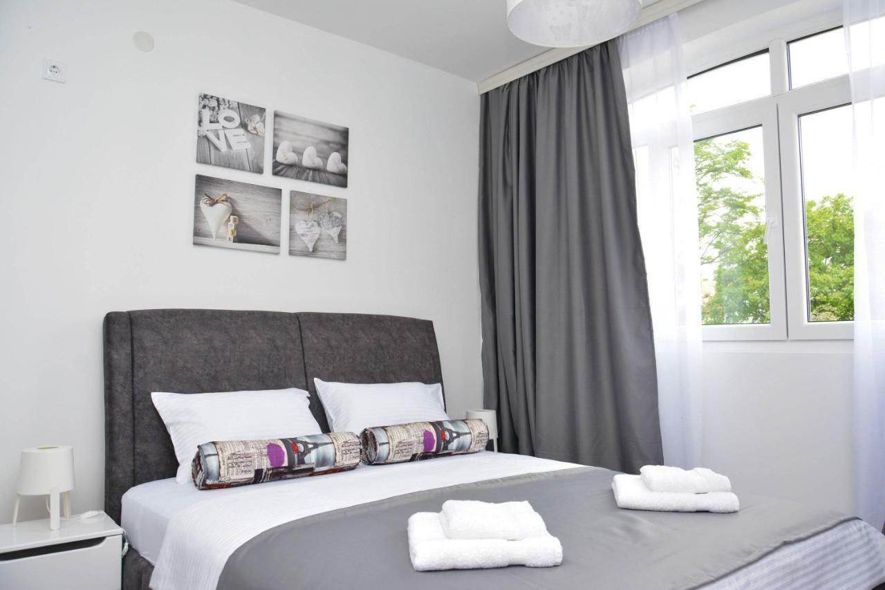 Small Oasis Apartment Tivat Kültér fotó