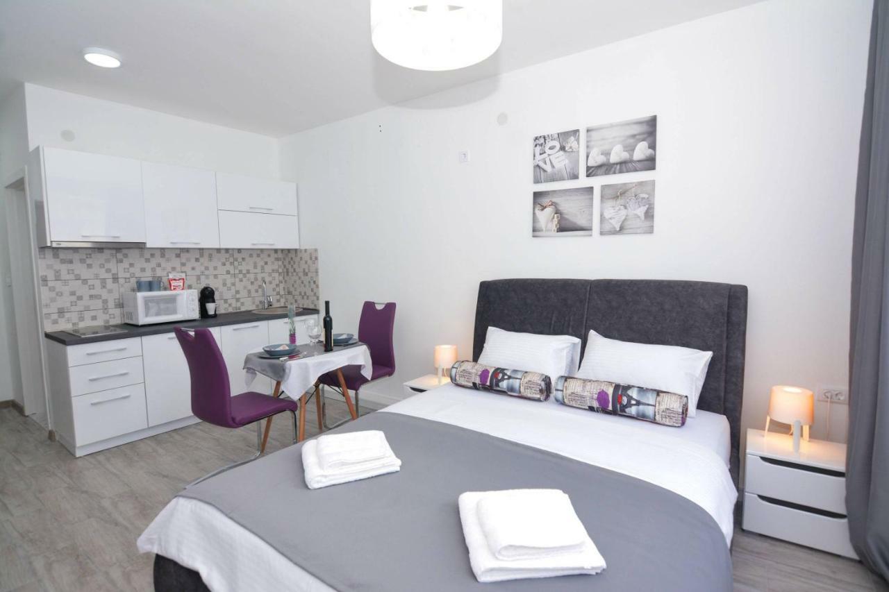 Small Oasis Apartment Tivat Kültér fotó